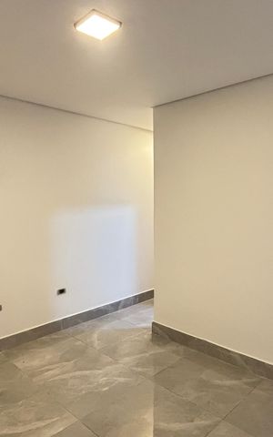 Casa à venda com 170m², 3 quartos e 2 vagas Casa à venda com 170m², 3 quartos e 2 vagasSuíte