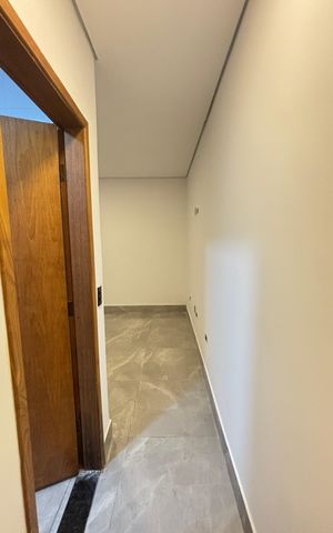 Casa à venda com 170m², 3 quartos e 2 vagas Casa à venda com 170m², 3 quartos e 2 vagasSuíte