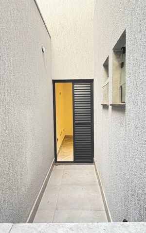 Casa à venda com 170m², 3 quartos e 2 vagas Casa à venda com 170m², 3 quartos e 2 vagasQuarto 1 Vista