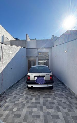 Casa à venda com 170m², 3 quartos e 2 vagas Casa à venda com 170m², 3 quartos e 2 vagasGaragem