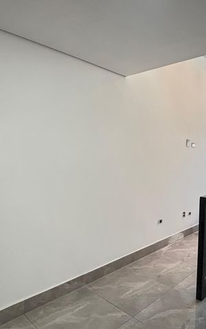 Casa à venda com 170m², 3 quartos e 2 vagas Casa à venda com 170m², 3 quartos e 2 vagasSala/Cozinha