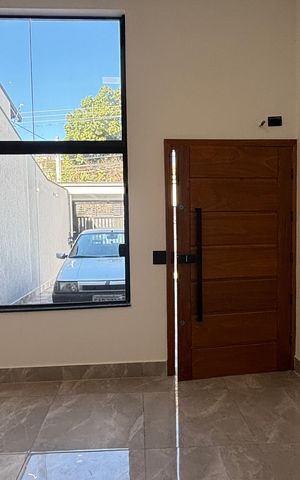 Casa à venda com 170m², 3 quartos e 2 vagas Casa à venda com 170m², 3 quartos e 2 vagasSala/Cozinha