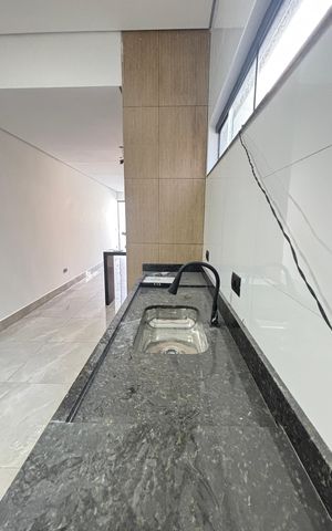 Casa à venda com 170m², 3 quartos e 2 vagas Casa à venda com 170m², 3 quartos e 2 vagasCobertura - Churrasqueira