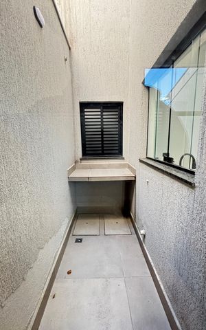 Casa à venda com 170m², 3 quartos e 2 vagas Casa à venda com 170m², 3 quartos e 2 vagasJardim de Inverno