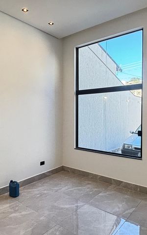 Casa à venda com 170m², 3 quartos e 2 vagas Casa à venda com 170m², 3 quartos e 2 vagasSala/Cozinha