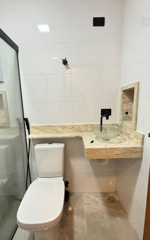 Casa à venda com 170m², 3 quartos e 2 vagas Casa à venda com 170m², 3 quartos e 2 vagasBanheiro da Suíte
