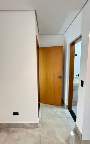 Casa à venda com 170m², 3 quartos e 2 vagas Casa à venda com 170m², 3 quartos e 2 vagasCobertura