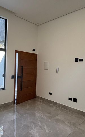 Casa à venda com 170m², 3 quartos e 2 vagas Casa à venda com 170m², 3 quartos e 2 vagasSala/Cozinha