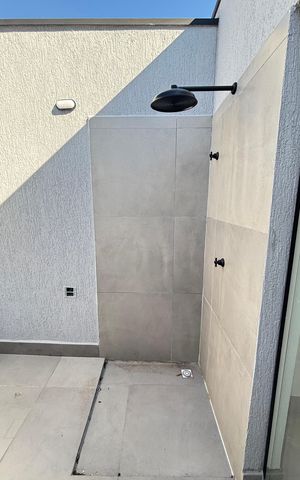 Casa à venda com 170m², 3 quartos e 2 vagas Casa à venda com 170m², 3 quartos e 2 vagasCobertura