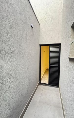Casa à venda com 170m², 3 quartos e 2 vagas Casa à venda com 170m², 3 quartos e 2 vagasSuíte Varanda
