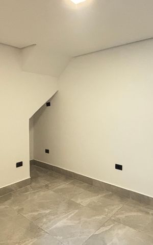 Casa à venda com 170m², 3 quartos e 2 vagas Casa à venda com 170m², 3 quartos e 2 vagasQuarto 1