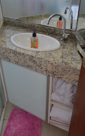 Casa à venda com 160m², 2 quartos e 2 vagasBanheiro Social