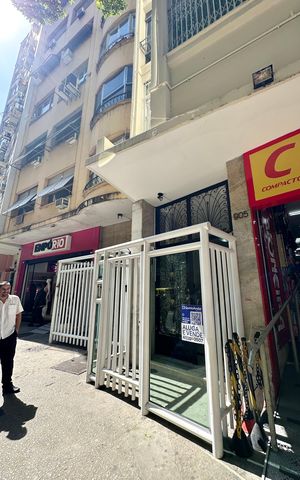 Apartamento à venda com 180m², 3 quartos e sem vaga Apartamento à venda com 180m², 3 quartos e sem vagaFachada