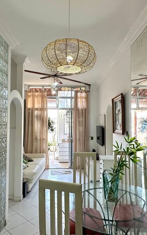 Apartamento à venda com 180m², 3 quartos e sem vaga Apartamento à venda com 180m², 3 quartos e sem vagaSala