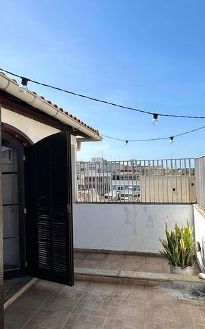 Apartamento à venda com 180m², 3 quartos e sem vaga Apartamento à venda com 180m², 3 quartos e sem vagaSuíte 01 Sacada