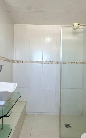 Apartamento à venda com 180m², 3 quartos e sem vaga Apartamento à venda com 180m², 3 quartos e sem vagaSuíte 01 Banheiro