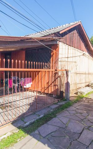 Casa à venda com 960m², 5 quartos e 6 vagas Casa à venda com 960m², 5 quartos e 6 vagasCasa 2 - Quintal