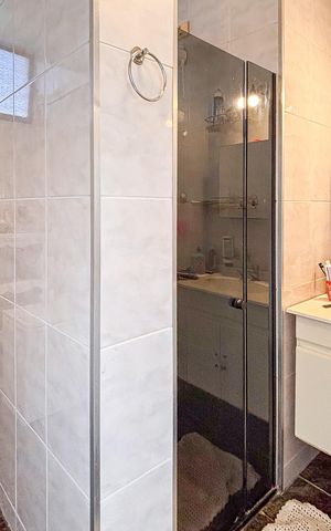Apartamento à venda com 76m², 2 quartos e 1 vaga Apartamento à venda com 76m², 2 quartos e 1 vagaBanheiro