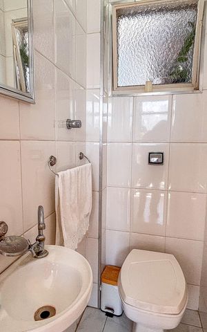 Apartamento à venda com 76m², 2 quartos e 1 vaga Apartamento à venda com 76m², 2 quartos e 1 vagaBanheiro