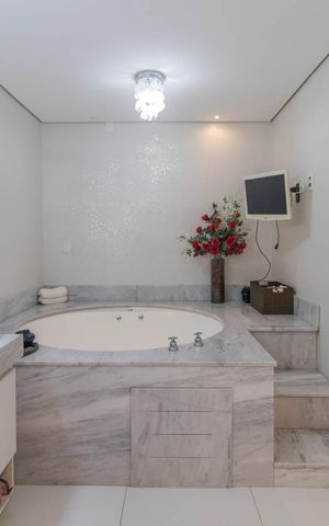 Apartamento à venda com 280m², 3 quartos e 3 vagasBanheiro da Suíte