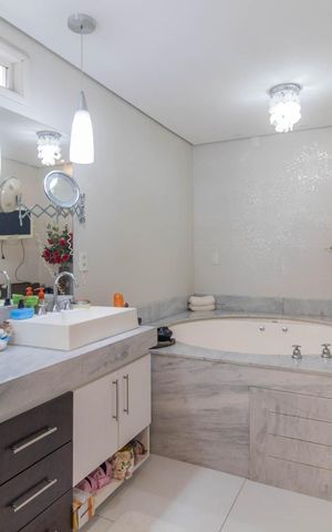 Apartamento à venda com 280m², 3 quartos e 3 vagasBanheiro da Suíte