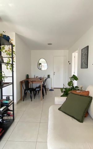 Apartamento à venda com 65m², 2 quartos e 1 vaga Apartamento à venda com 65m², 2 quartos e 1 vagaSala