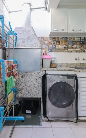 Casa de condomínio à venda com 180m², 3 quartos e 2 vagas Casa de condomínio à venda com 180m², 3 quartos e 2 vagasÁrea de Serviço