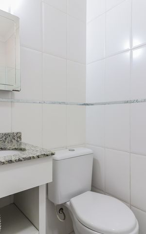 Casa de condomínio à venda com 180m², 3 quartos e 2 vagas Casa de condomínio à venda com 180m², 3 quartos e 2 vagasBanheiro da Suíte 1