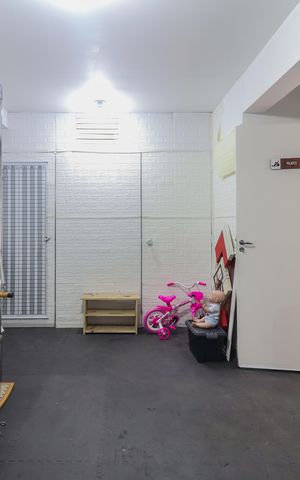 Casa de condomínio à venda com 180m², 3 quartos e 2 vagas Casa de condomínio à venda com 180m², 3 quartos e 2 vagasEscritório