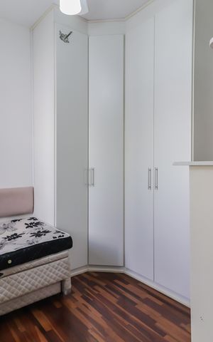 Casa de condomínio à venda com 180m², 3 quartos e 2 vagas Casa de condomínio à venda com 180m², 3 quartos e 2 vagasSuíte 02