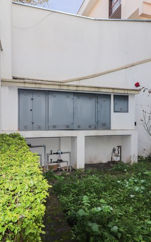 Casa de condomínio à venda com 180m², 3 quartos e 2 vagas Casa de condomínio à venda com 180m², 3 quartos e 2 vagasÁrea comum
