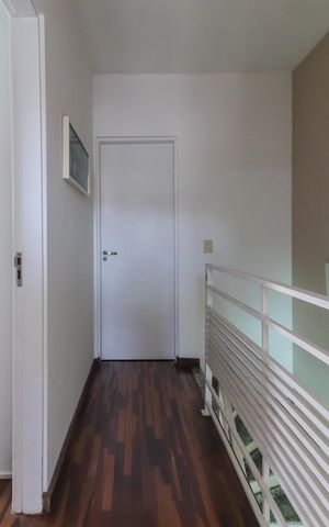 Casa de condomínio à venda com 180m², 3 quartos e 2 vagas Casa de condomínio à venda com 180m², 3 quartos e 2 vagasCorredor