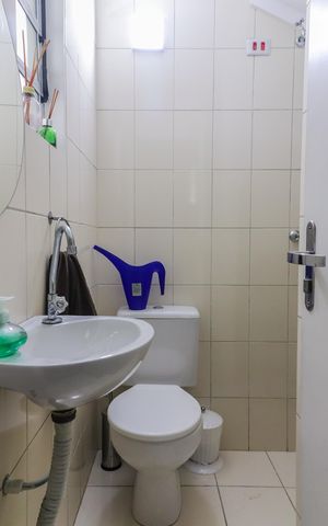 Casa de condomínio à venda com 180m², 3 quartos e 2 vagas Casa de condomínio à venda com 180m², 3 quartos e 2 vagasBanheiro de Serviço