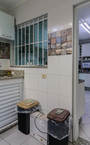 Casa de condomínio à venda com 180m², 3 quartos e 2 vagas Casa de condomínio à venda com 180m², 3 quartos e 2 vagasÁrea de Serviço