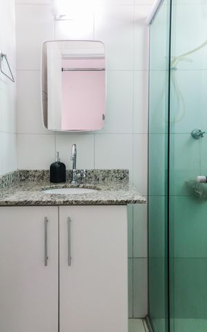 Casa de condomínio à venda com 180m², 3 quartos e 2 vagas Casa de condomínio à venda com 180m², 3 quartos e 2 vagasBanheiro da Suíte 2