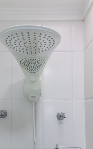 Casa de condomínio à venda com 180m², 3 quartos e 2 vagas Casa de condomínio à venda com 180m², 3 quartos e 2 vagasBanheiro da Suíte 1