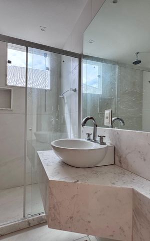 Apartamento à venda com 660m², 5 quartos e 3 vagas Apartamento à venda com 660m², 5 quartos e 3 vagasSuíte 4 - Banheiro