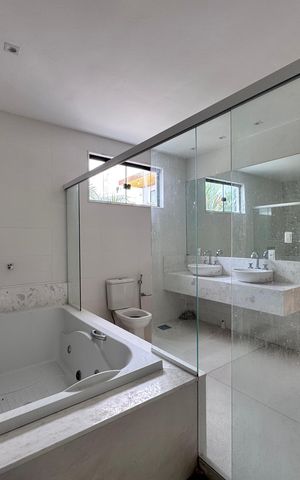 Apartamento à venda com 660m², 5 quartos e 3 vagas Apartamento à venda com 660m², 5 quartos e 3 vagasSuíte 1 Master - Banheiro