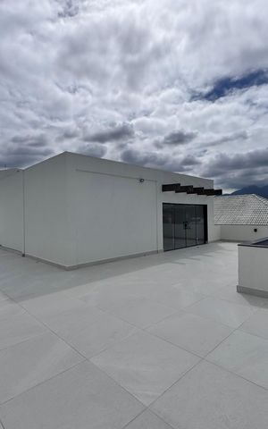 Apartamento à venda com 660m², 5 quartos e 3 vagas Apartamento à venda com 660m², 5 quartos e 3 vagasTerraço