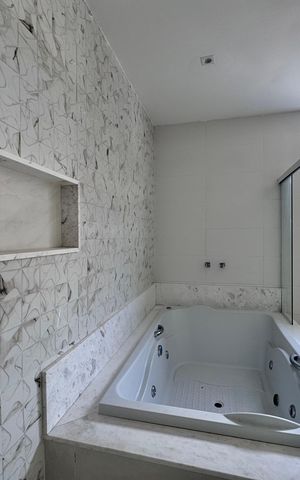 Apartamento à venda com 660m², 5 quartos e 3 vagas Apartamento à venda com 660m², 5 quartos e 3 vagasSuíte 1 Master - Banheiro