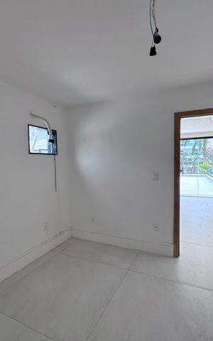 Apartamento à venda com 660m², 5 quartos e 3 vagas Apartamento à venda com 660m², 5 quartos e 3 vagasSuíte 1 Master - Closet