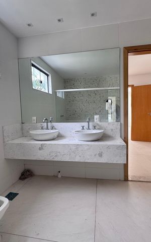Apartamento à venda com 660m², 5 quartos e 3 vagas Apartamento à venda com 660m², 5 quartos e 3 vagasSuíte 1 Master - Banheiro