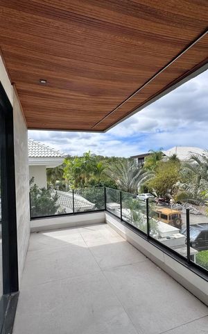 Apartamento à venda com 660m², 5 quartos e 3 vagas Apartamento à venda com 660m², 5 quartos e 3 vagasSuíte 2 - Varanda