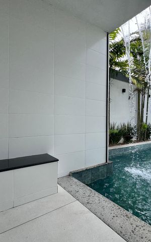 Apartamento à venda com 660m², 5 quartos e 3 vagas Apartamento à venda com 660m², 5 quartos e 3 vagasÁrea externa - Sauna