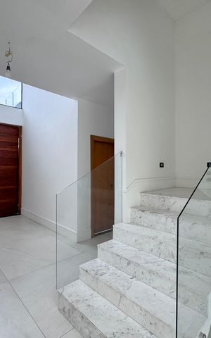 Apartamento à venda com 660m², 5 quartos e 3 vagas Apartamento à venda com 660m², 5 quartos e 3 vagasSala