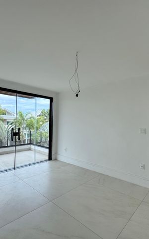 Apartamento à venda com 660m², 5 quartos e 3 vagas Apartamento à venda com 660m², 5 quartos e 3 vagasSuíte 2