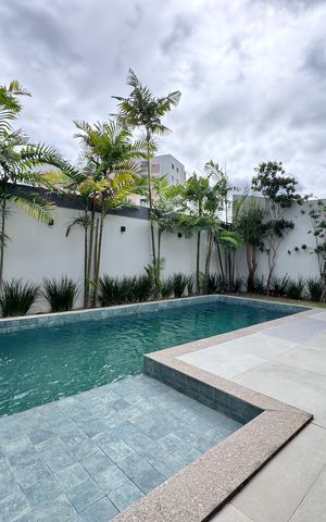 Apartamento à venda com 660m², 5 quartos e 3 vagas Apartamento à venda com 660m², 5 quartos e 3 vagasÁrea externa