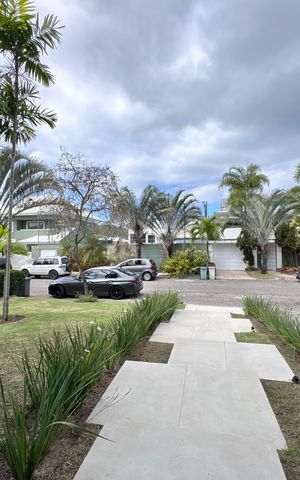 Apartamento à venda com 660m², 5 quartos e 3 vagas Apartamento à venda com 660m², 5 quartos e 3 vagasÁrea externa
