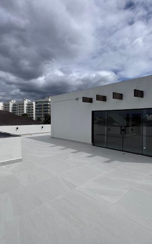 Apartamento à venda com 660m², 5 quartos e 3 vagas Apartamento à venda com 660m², 5 quartos e 3 vagasTerraço