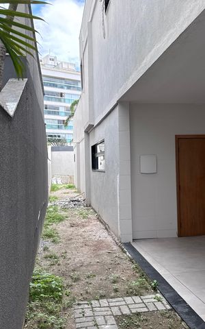 Apartamento à venda com 660m², 5 quartos e 3 vagas Apartamento à venda com 660m², 5 quartos e 3 vagasÁrea de Serviço